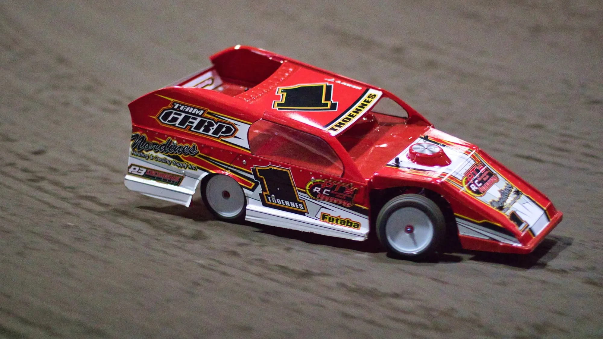 RC dirt oval racing